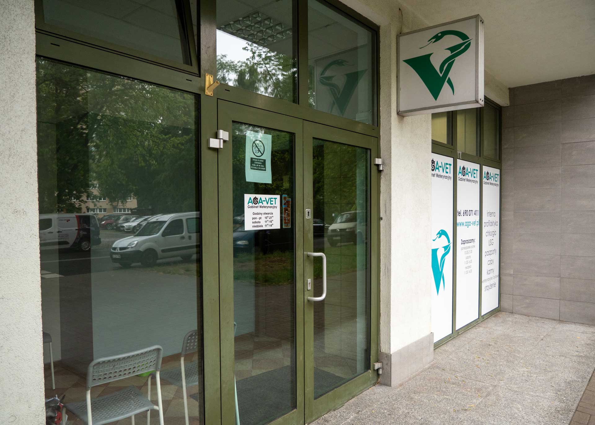 Wejście do przychodni AGA-VET